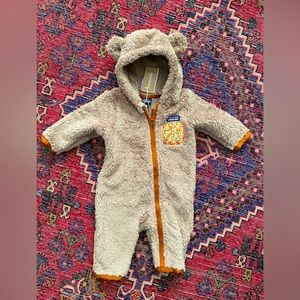 NWT Baby Patagonia Furry Friends Bunting suit